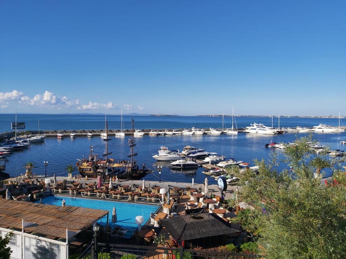 Sea Paradise Апартамент *